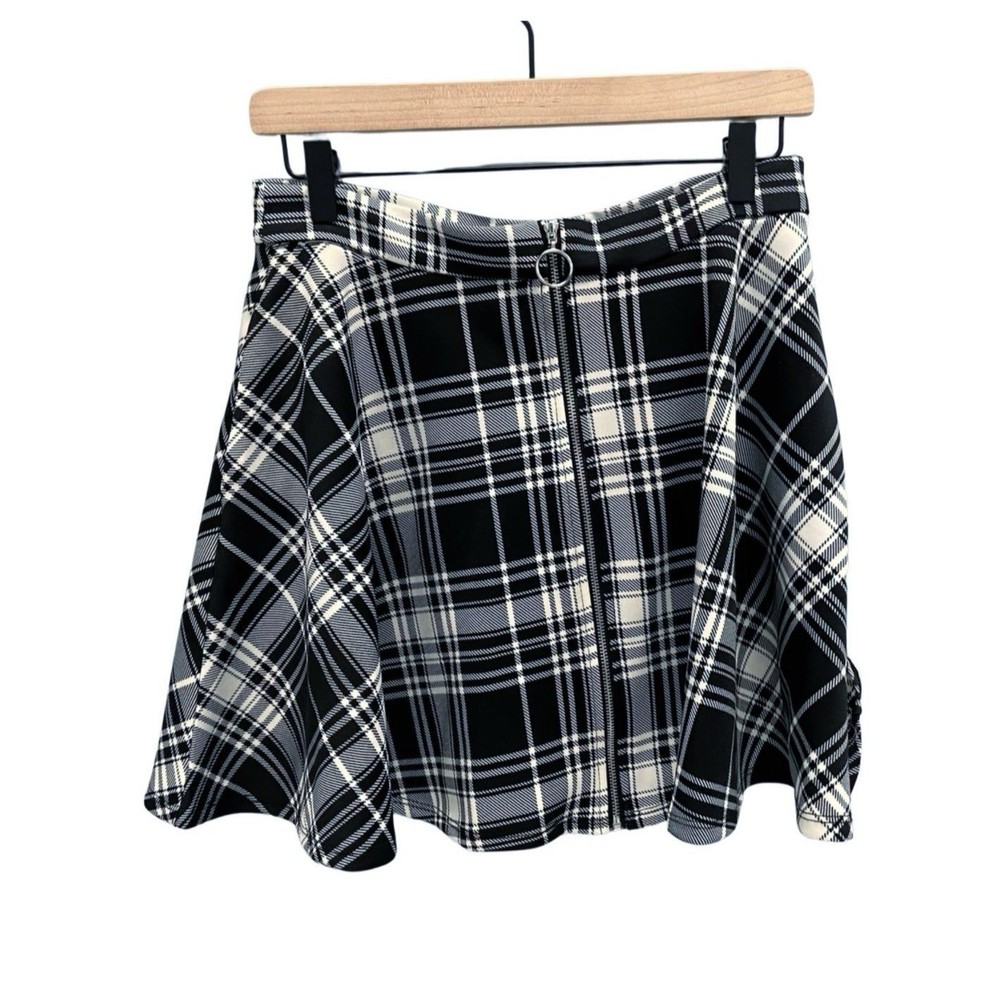 Hot Topic | NWT Black & White Plaid O-Ring Skater Skirt Pockets, Junior’s Medium - Picture 1 of 12